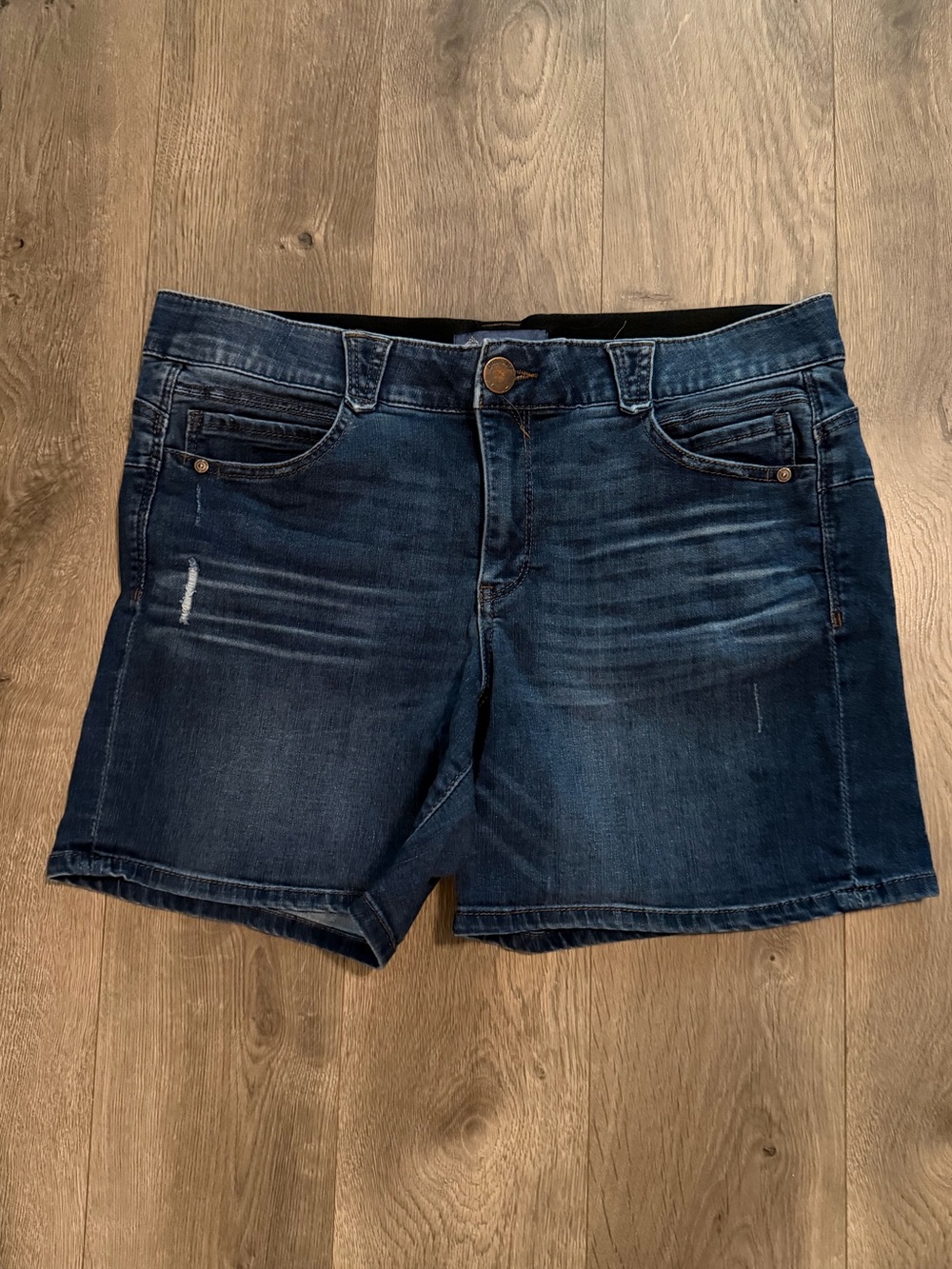 Democracy Absolution Denim Shorts Women’s Size 14 Dark Wash Stretch Mid Rise